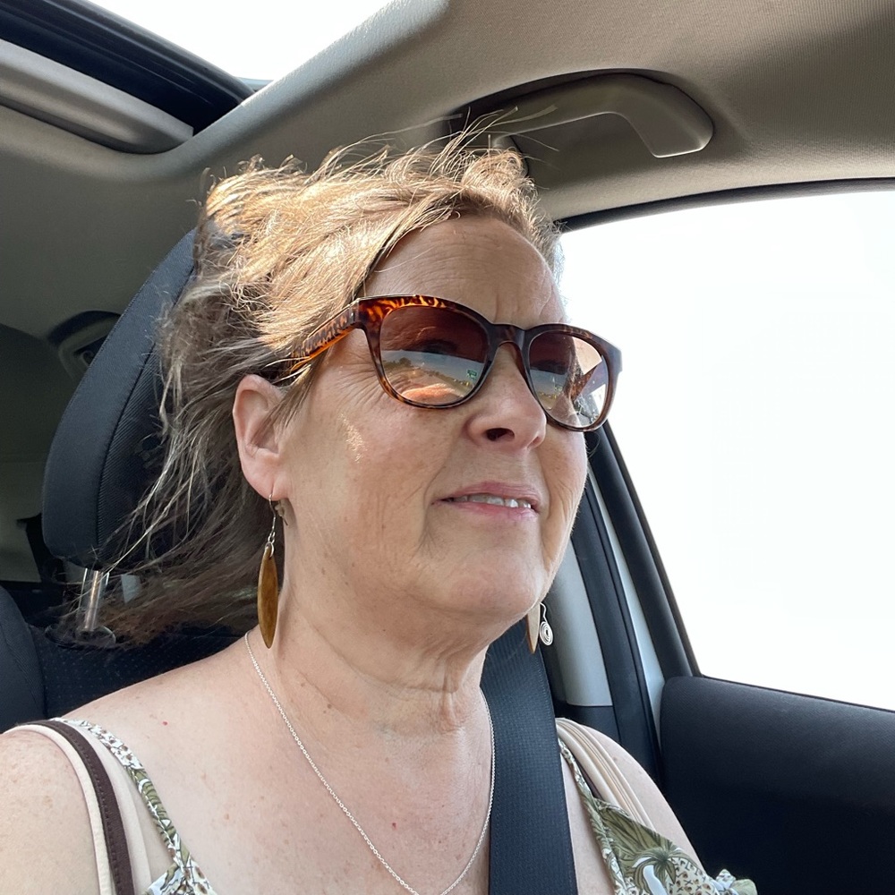 Meet your Posher, Eydie